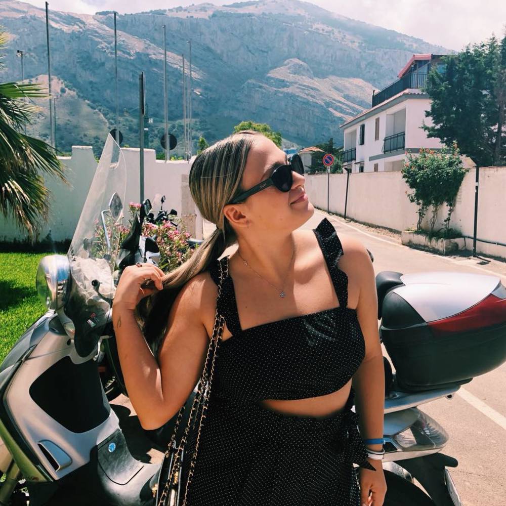 Meet your Posher, Zoe